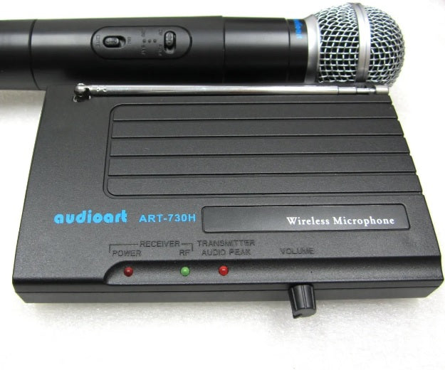 Compra ya microfono con Sistema inalámbrico VHF.50 Metros de alcance.